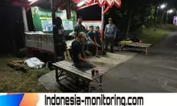 Cegah Gangguan Kamtibmas Babinsa Laksanakan Patroli Malam