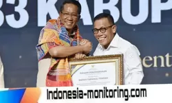 Bupati Tapanuli Tengah Terima penghargaan dari Kementerian Hukum atas Dukungan Dan Komitmennya Dalam Memperluas Akses Keadilan Bagi Masyarakat.