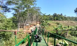 Pembangunan Jembatan Perintis Garuda Di Girimarto Masuki Tahap Pemasangan Pagar