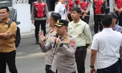 Sabar dan Penuh Kasih, Kapolrestabes Medan Kawal Unjuk Rasa Mahasiswa Nomensen 