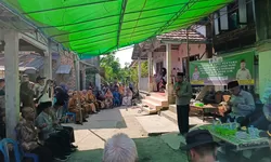 Polres Ogan Ilir Bedah Rumah Warga Sambut HUT Bhayangkara ke-80