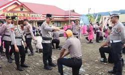 32 Personel Polri dan ASN Polres Tapanuli Tengah Terima Kenaikan Pangkat