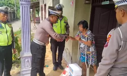 Satlantas Polres Sergai Melaksanakan Kegiatan Jumat Barokah