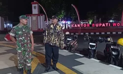 Patroli Malam TNI di Jantung Kota Wonogiri, Serka Jumadi Pastikan Situasi Tetap Aman dan Kondusif