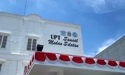 Masyarakat yang Membayar Pajak akan Mendapatkan Kupon Hadiah Utama Satu unit Mobil   Di Samsat Medan Selatan.