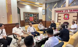Pemko Tanjungbalai Terima 25 Lampu PJU Tenaga Surya dari Kemenhub RI
