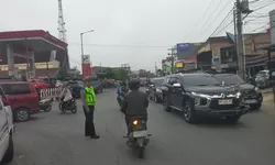 Satlantas Humbahas Hadir di Tengah Kepadatan Lalin Hari Pertama Sekolah