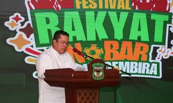 Wako Pematangsiantar, Ny.Liswaty Nobar Piala Dunia 2026. Pembukaan digelar di Lap.Adam Malik. 