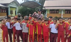 Bhabinkamtibmas Kelurahan Sijambi Sambangi Warga Berikan Pesan Motivasi 