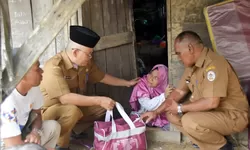 Pemkab Tapanuli Tengah Salurkan Bantuan untuk Warga Penyandang Disabilitas di Lubuk Tukko Pandan