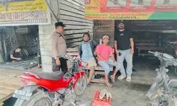Bhabinkamtibmas Pulau Simardan Sapa Warga Imbau Bijak Bermedsos 