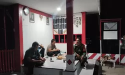 Babinsa Koramil 14 Jatisrono Ajak Warga Perkuat Keamanan Lingkungan