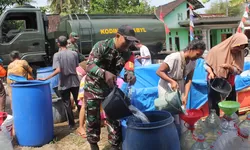 Kemarau Melanda Boyolali Utara, Kodim 0724 Salurkan Enam Tangki Air Bersih Bantu Ratusan KK
