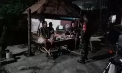 Babinsa Koramil Batuwarno Intensifkan Patroli Malam Demi Keamanan