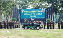 Staf Ahli Bid.Pembangunan Hadiri Upacara Penutupan Dikmaba Inf TNI AD   di Rindam I/BB.