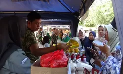 Warga Cirebon Tumplek di Bazar TNI, UMKM Lokal Kebanjiran Pembeli