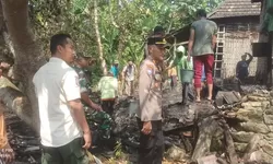 Polres Lamongan Respons Cepat Kebakaran Dapur Di Desa Kedukbembem, Api Berhasil Dipadamkan