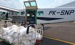 Operasi modifikasi cuaca  berlanjut, 2,4 ton dry ice disemai di langit Sumsel