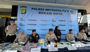 Polrestro Bekasi Kota Ringkus Residivis Narkoba Bersenpi Rakitan