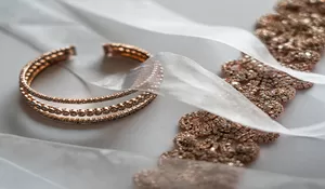 Harga Emas Perhiasan Hari ini, Selasa 9 Desember 2025: 24 Karat di Laku Emas Lebih Murah