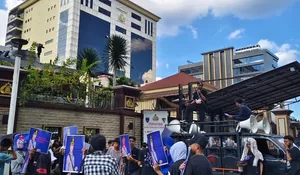 Massa Geruduk Mabes Polri, Copot Kapolres Boltim Jadi Harga Mati