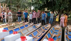 Meski libur, bupati Aceh Barat tetap "bergerilya" temui warga