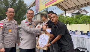 Polda Aceh salurkan ratusan paket daging meugang