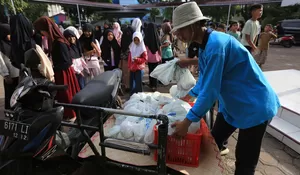 Pembagian MBG pertama Ramadhan di sekolah terlambat