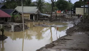 Rumah warga korban bencana masih tertimbun lumpur