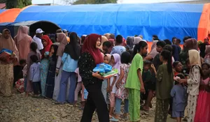 Bantuan Relawan Malaysia untuk pengungsi Aceh