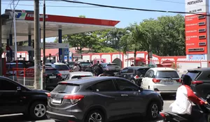 Antrean BBM di sejumlah SPBU Banda Aceh