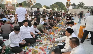 Dua Menteri buka puasa bersama rakyat Aceh di Masjid Raya Baiturrahman