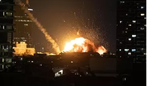 Mengerikan, Iran serang kilang minyak Israel