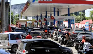 Antrean BBM di sejumlah SPBU, khawatir stok langka di Banda Aceh