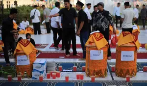 Ribuan hidangan rayakan tradisi berbuka puasa bersama di Masjid Raya Baiturrahman