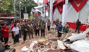 Kepala BNPB  Tinjau Kerusakan Akibat Gempa di Sulut, Pastikan Penanganan Darurat