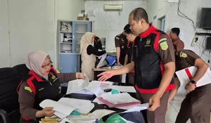 Tim Kejati Aceh Geledah PT Perikanan Indonesia Unit Simeulue 