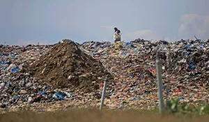 KLH Dorong Pemda Bangun Pengolah Sampah Menjadi Energi Listrik 