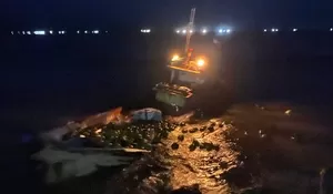 Kapal angkut tabung gas elpiji karam diterjang ombak di perairan Banda Aceh