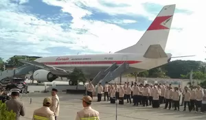 Sambut  kloter haji pertama Aceh, fokus pemeriksaan kesehatan jemaah lansia