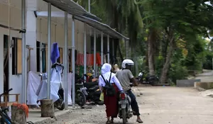 Ingat tahun ajaran baru, Ayah "wajib"antar anak ke sekolah