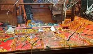 Pria bersenjata api laras panjang rampok toko emas di Tapaktuan