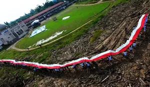 Simak pesan khusus dibalik BSI kibarkan Merah Putih 81 meter
