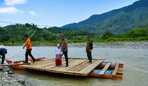 Aceh Barat uji coba rakit penyeberangan Sikundo, setelah 8 bulan pascabanjir