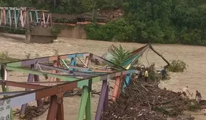 Aceh Tenggara diterjang banjir,  jembatan putus dan  jalan tertimbun lumpur
