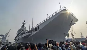 Kapal Induk ITS Giuseppe Garibaldi tiba di pelabuhan Tanjung Periuk