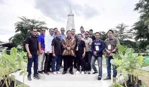Ketum SMSI Pusat Resmikan Monumen Media Siber 