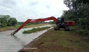 BBWS Mesuji Sekampung Tangani Gulma di Daerah Irigasi Way Rarem