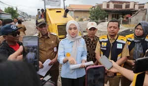 Wagub Lampung Tinjau Perbaikan Jalan di Pringsewu