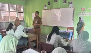 Kadisdikbud Lampung Kawal Langsung 79 Siswa SMA Siger, Pastikan Tak Ada Anak Putus Sekolah